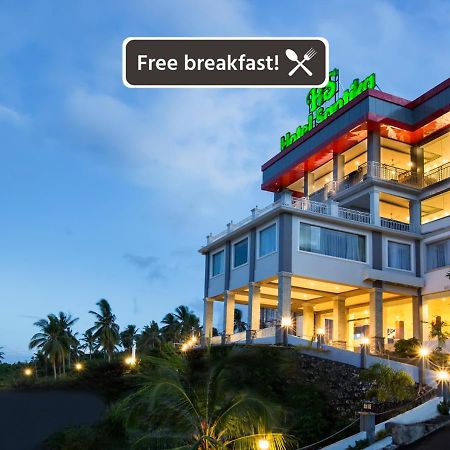 Hotel Santika Luwuk - Sulawesi Tengah Buitenkant foto