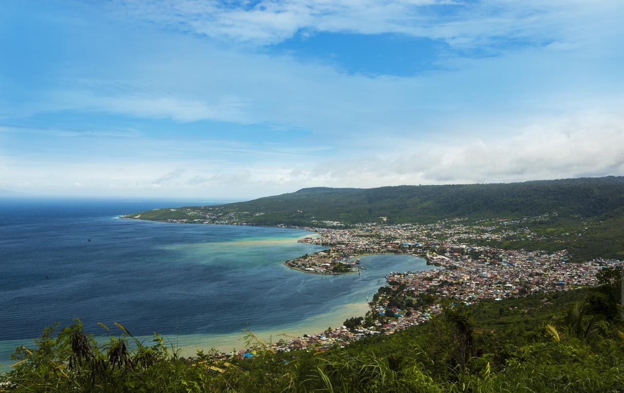 Hotel Santika Luwuk - Sulawesi Tengah Buitenkant foto