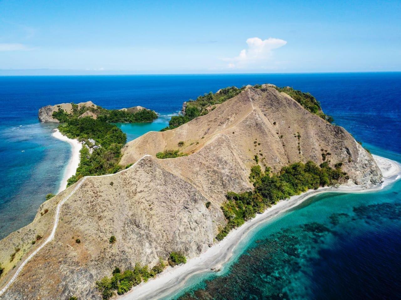 Hotel Santika Luwuk - Sulawesi Tengah Buitenkant foto